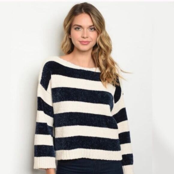 Cropped oversized chenille sweater - Picture 1 of 7